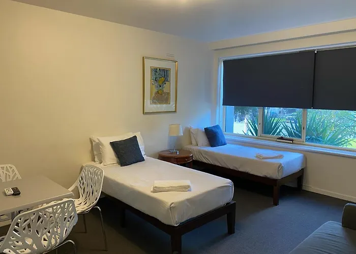 City Edge East Melbourne Apartment Hotel